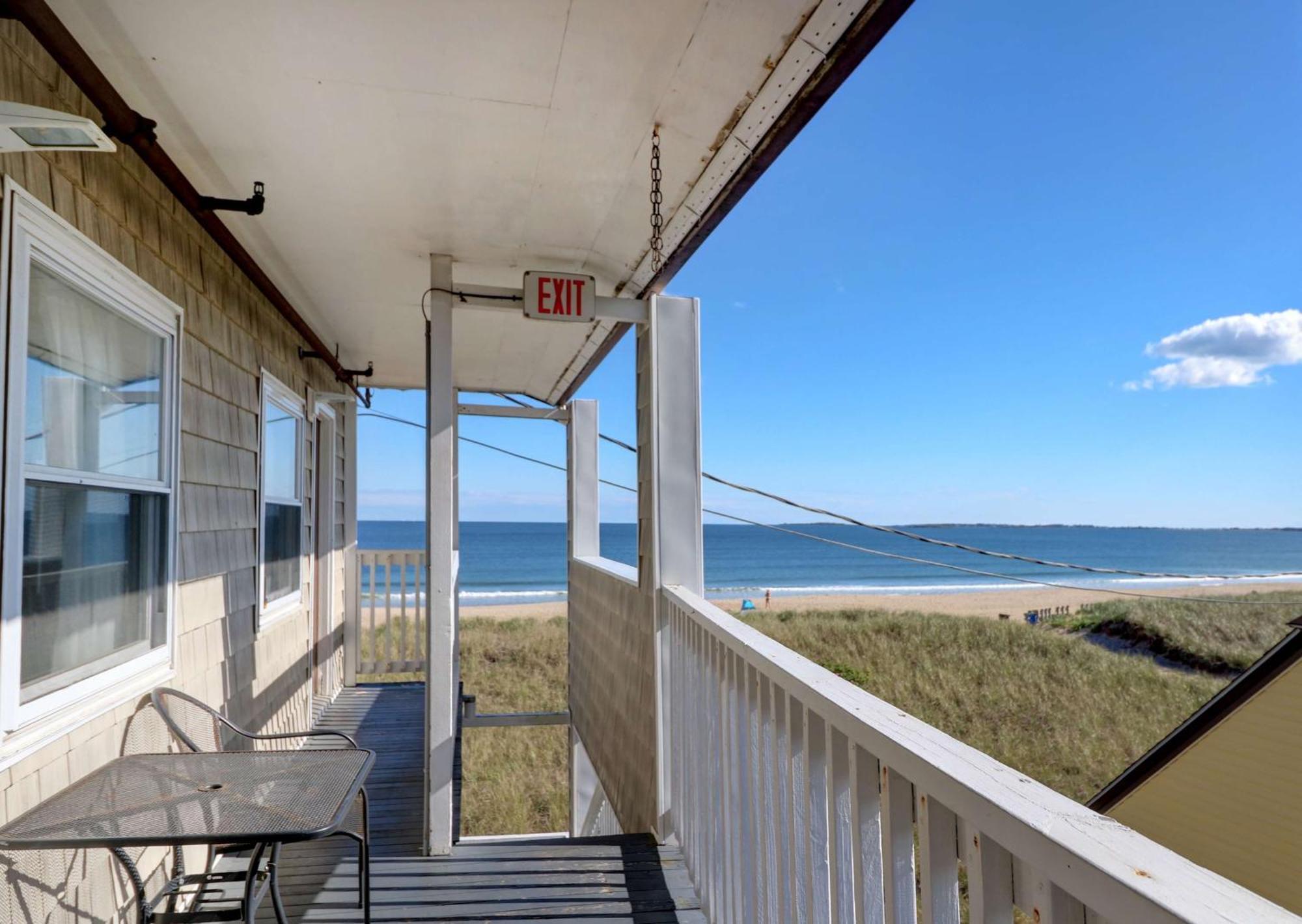 Waves Oceanfront Resort Old Orchard Beach Exterior photo