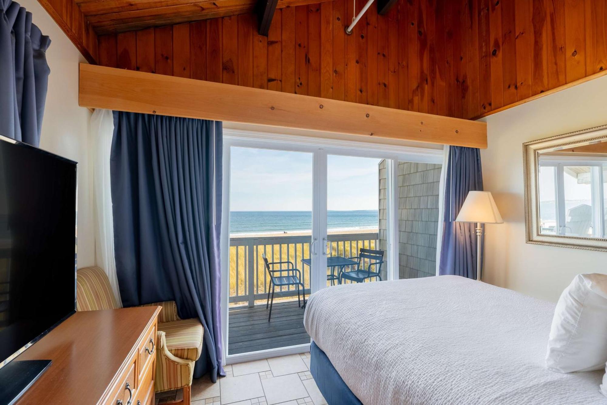 Waves Oceanfront Resort Old Orchard Beach Exterior photo
